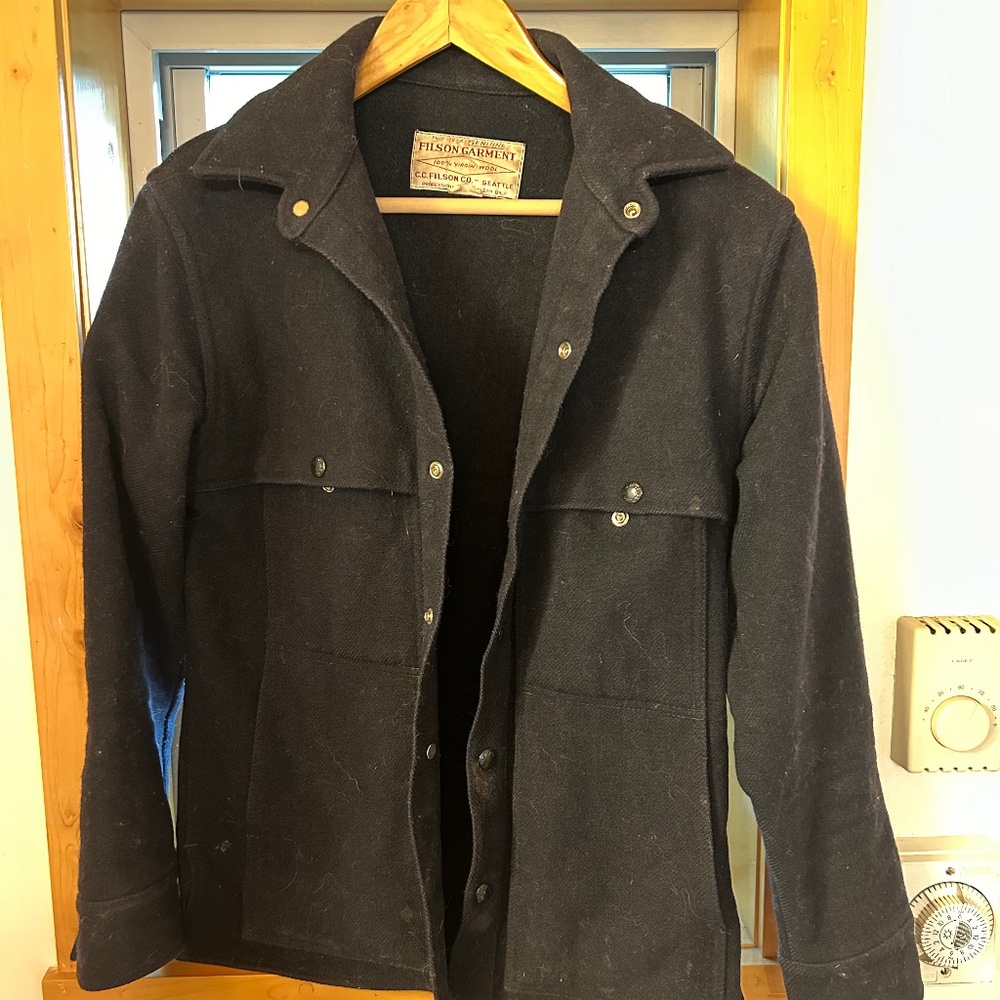 CC Filson Rare Vintage Mackinaw Wool Cape Coat Jacket in Navy (sz S)